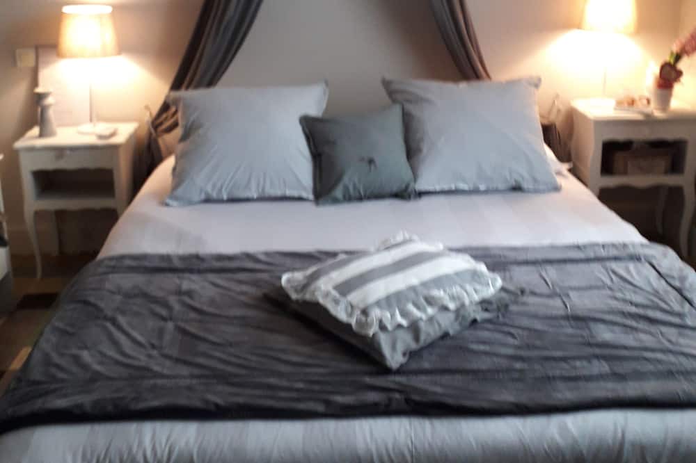 Photo of Bedroom in Caromb