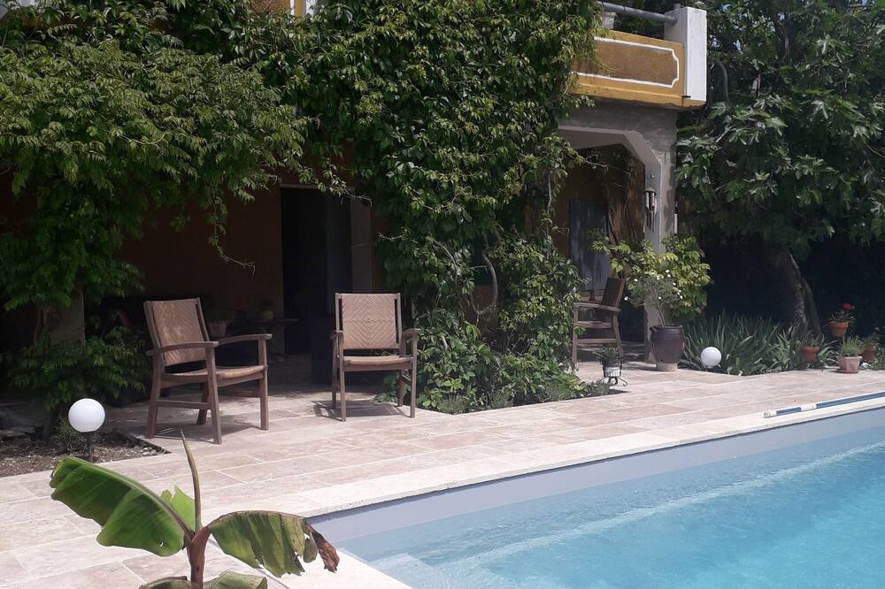 Photo of Outdoor in Caromb