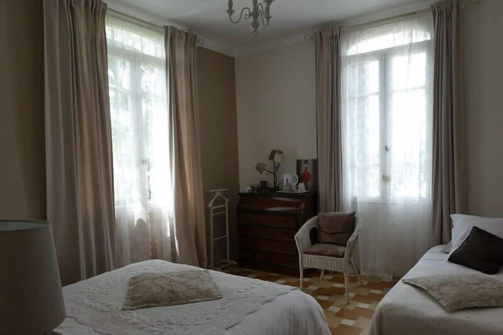 Photo of Bedroom in Caromb