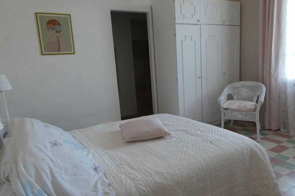Photo of Bedroom in Caromb