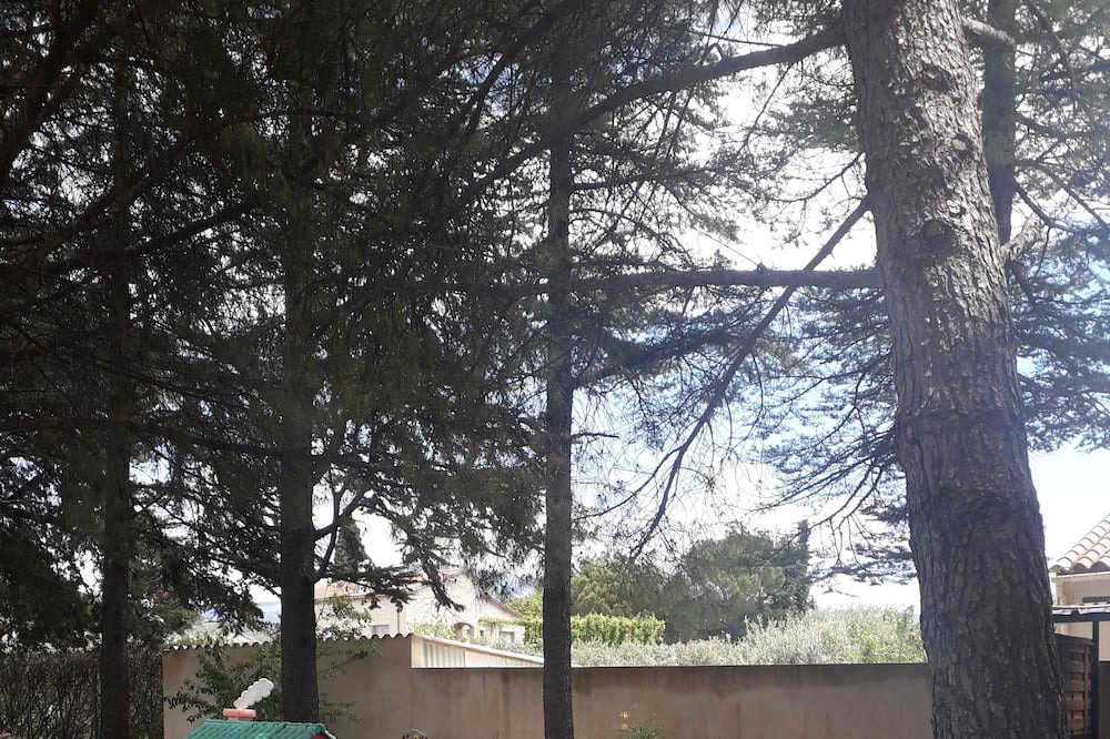 Photo of Outdoor in Caromb