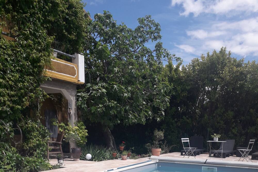 Photo of Outdoor in Caromb
