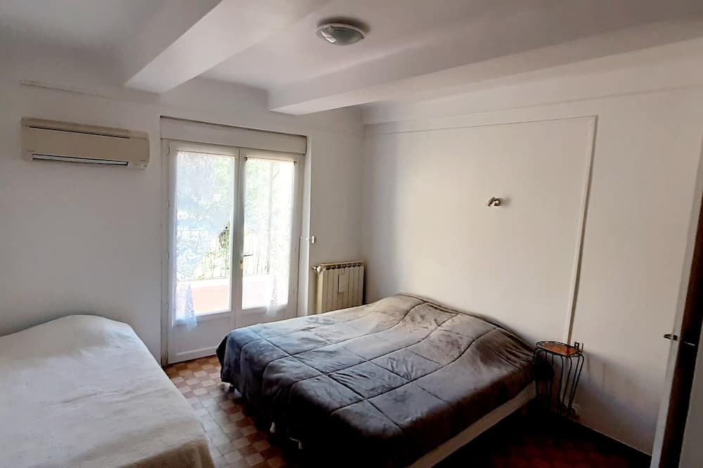 Photo of Bedroom in Tourves