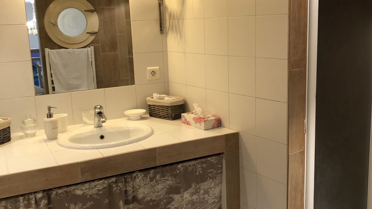 Photo of Bathroom in Courthezon