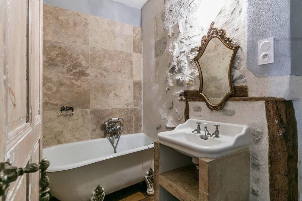 Photo of Bathroom in Boulbon