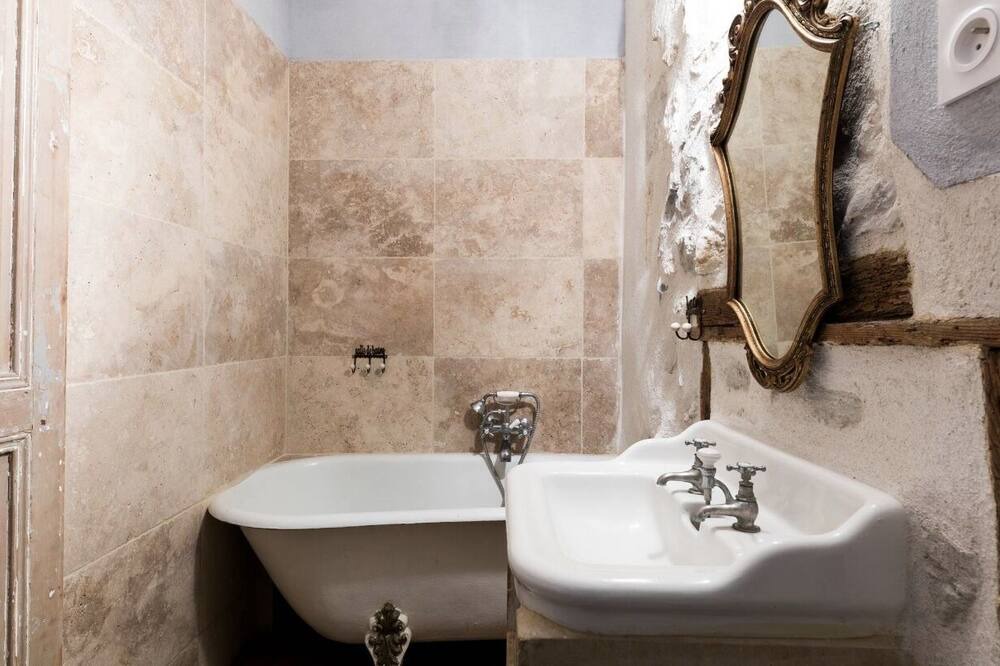 Photo of Bathroom in Boulbon