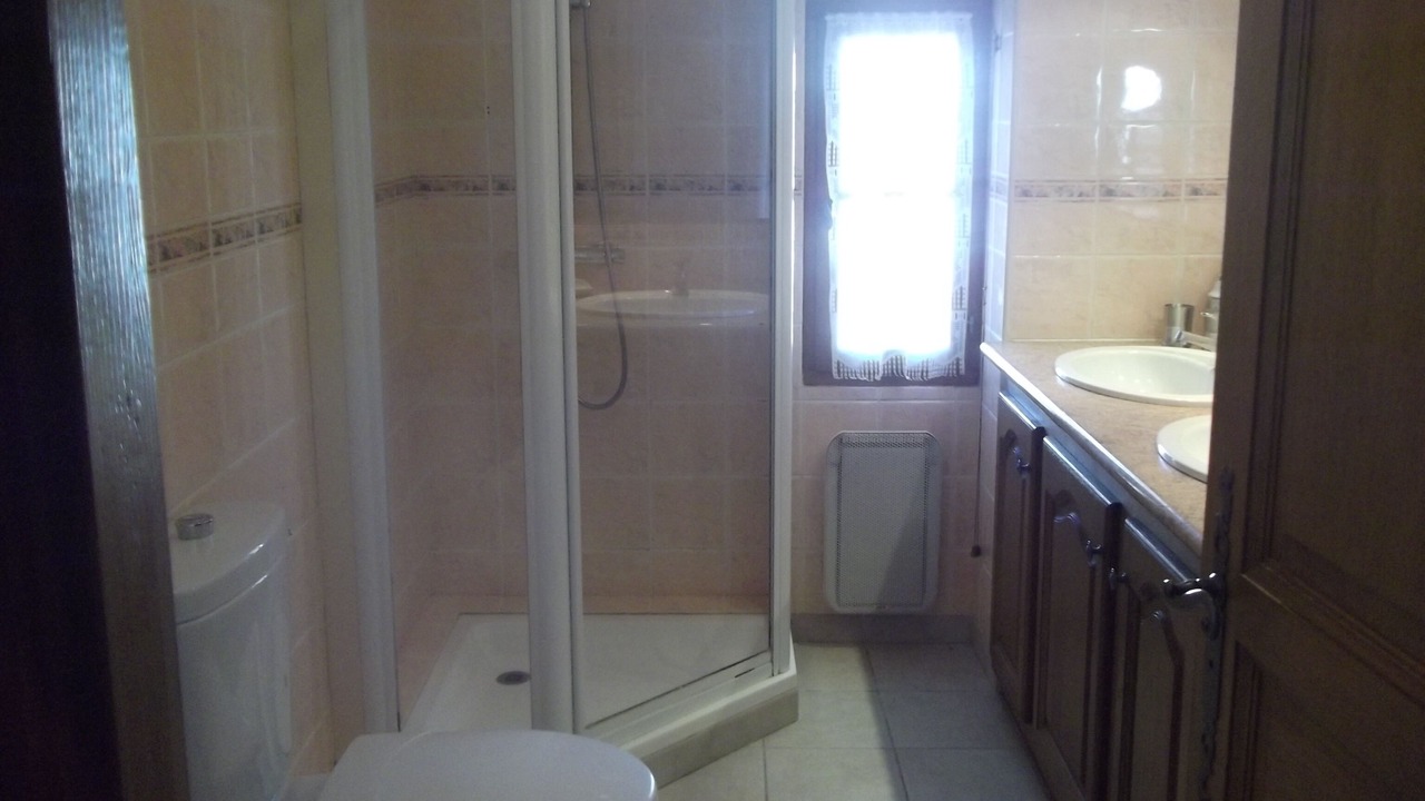 Photo of Bathroom in Malaucene