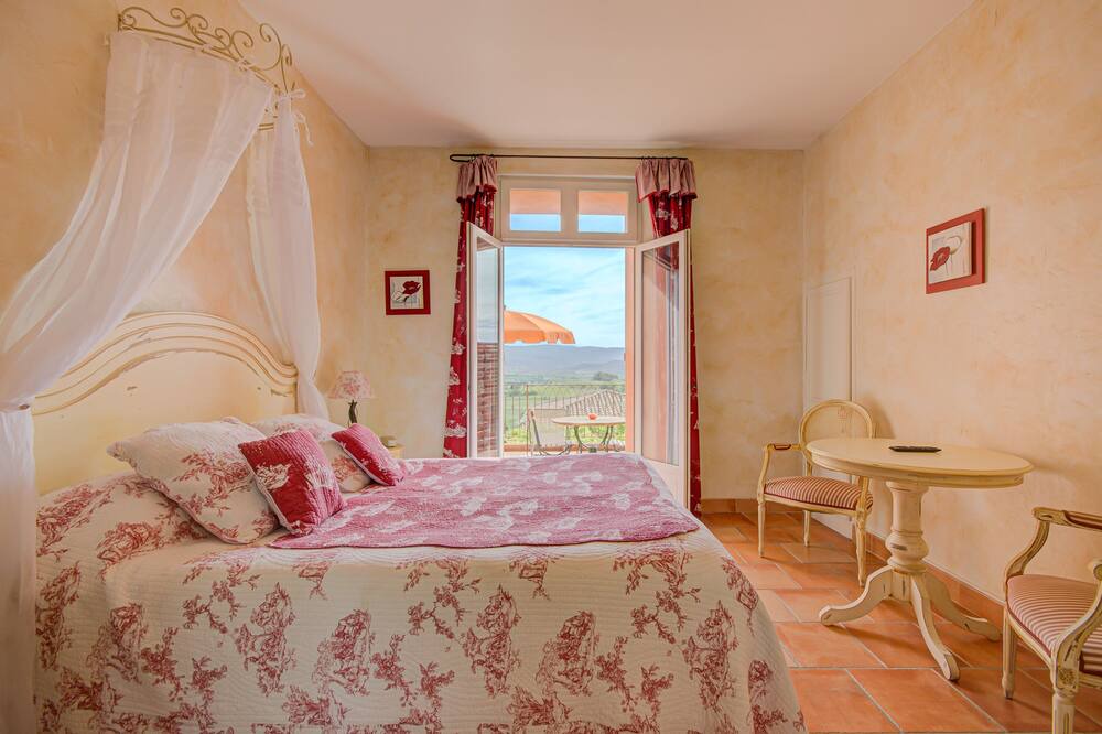 Photo of Bedroom in Roussillon