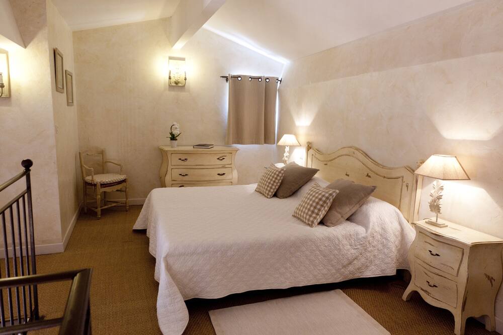 Photo of Bedroom in Roussillon