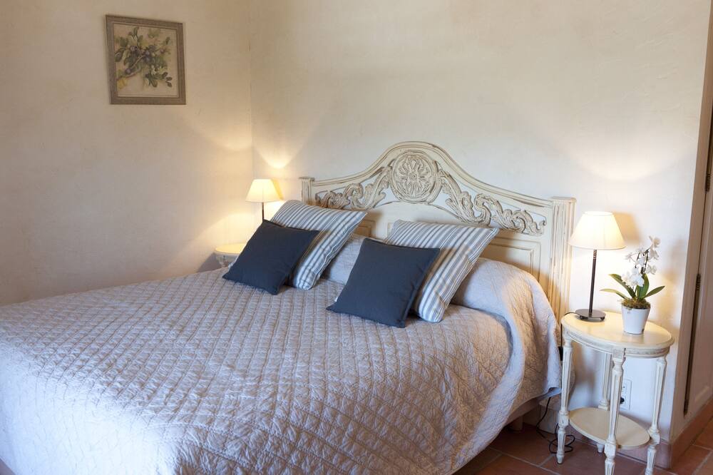 Photo of Bedroom in Roussillon