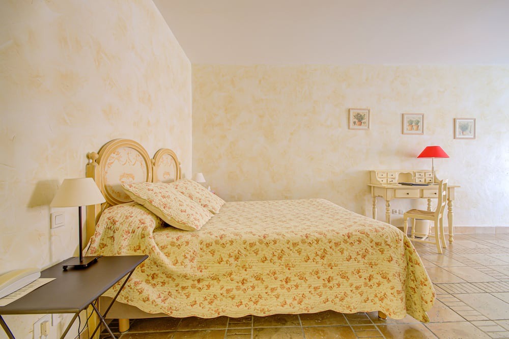 Photo of Bedroom in Roussillon