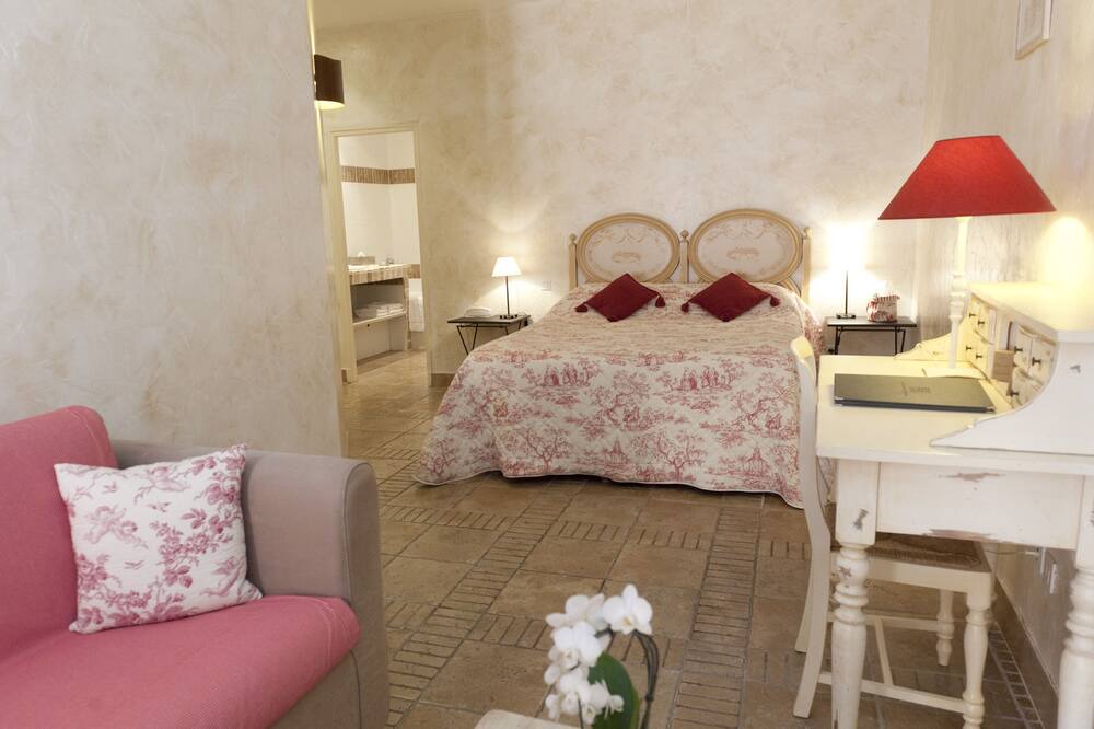 Photo of Bedroom in Roussillon