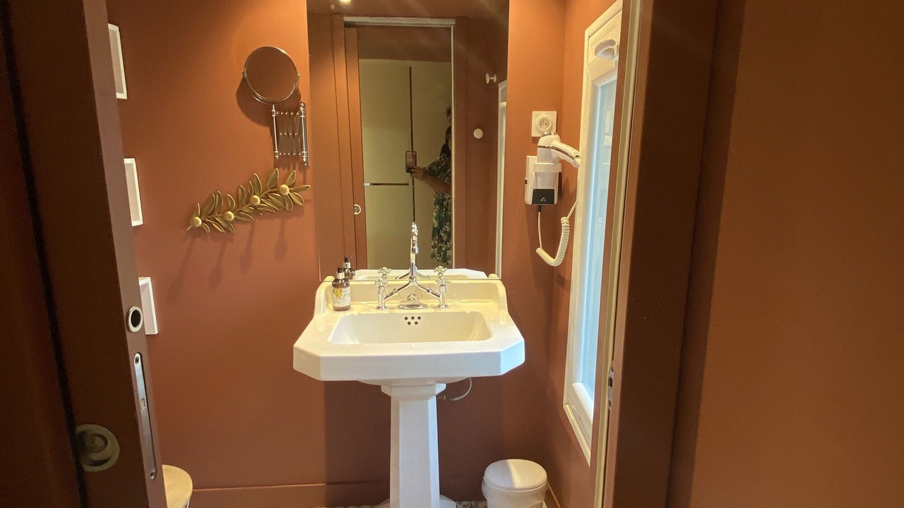 Photo of Bathroom in Orange