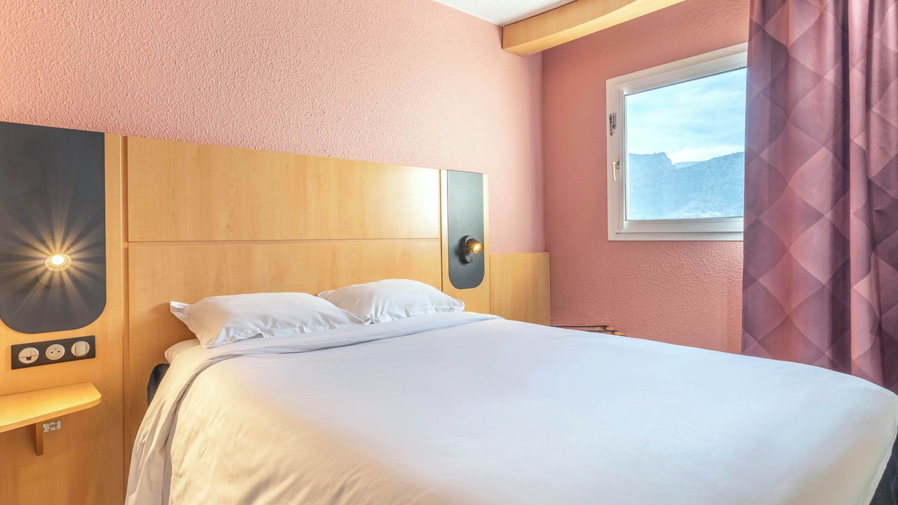 Photo of Bedroom in Saint-Menet