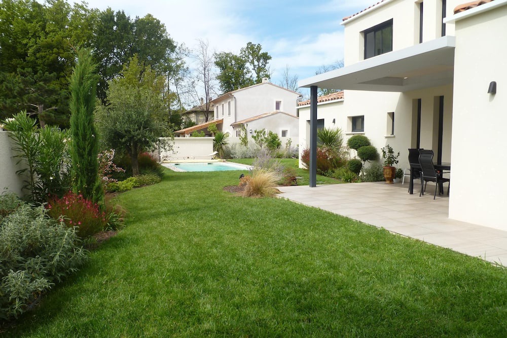 Photo of Outdoor in Montfavet