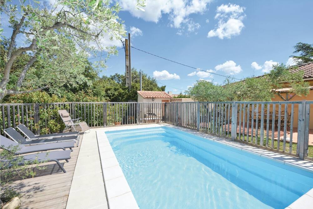 Photo of Outdoor in Comps