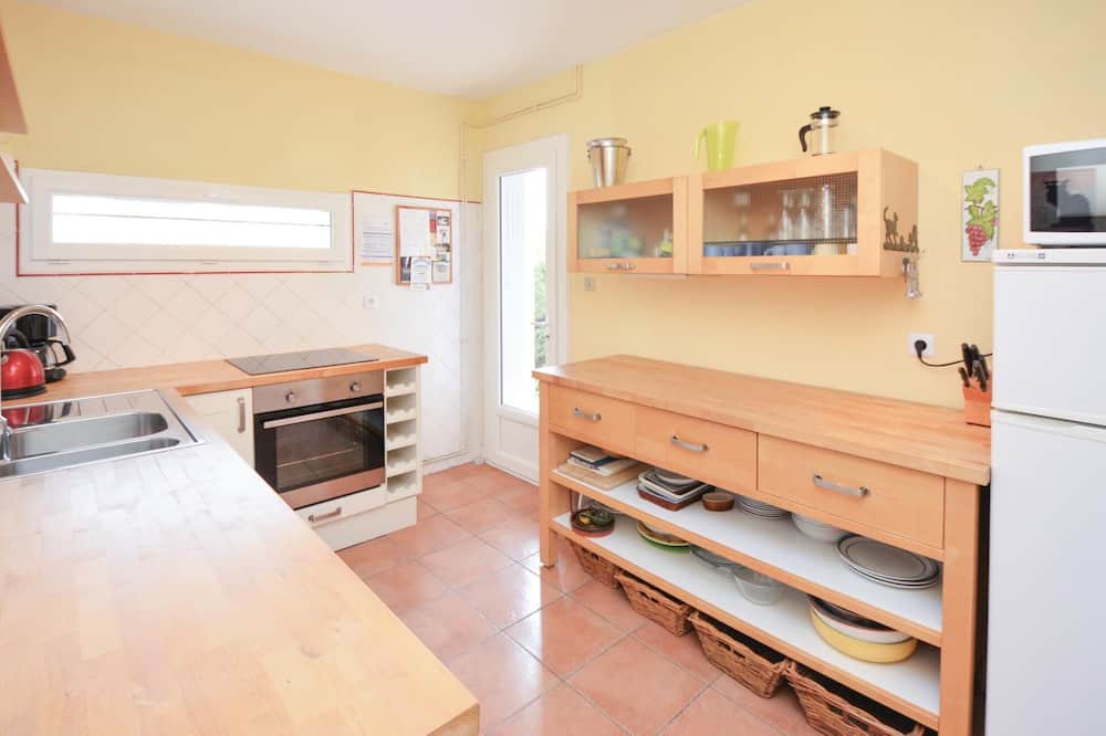 Photo of Kitchen in Comps