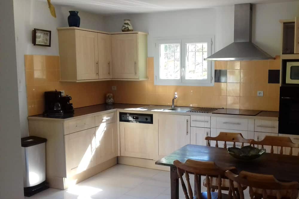 Photo of Kitchen in Jouques