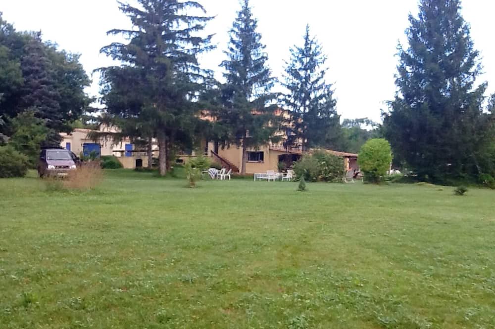 Photo of Outdoor in Jouques