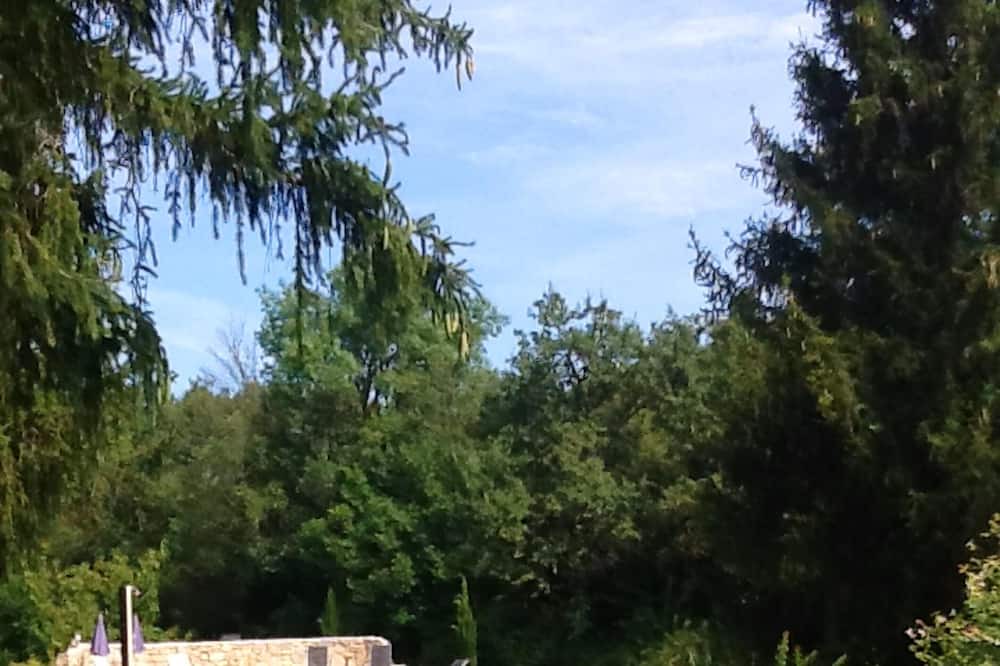 Photo of Outdoor in Jouques