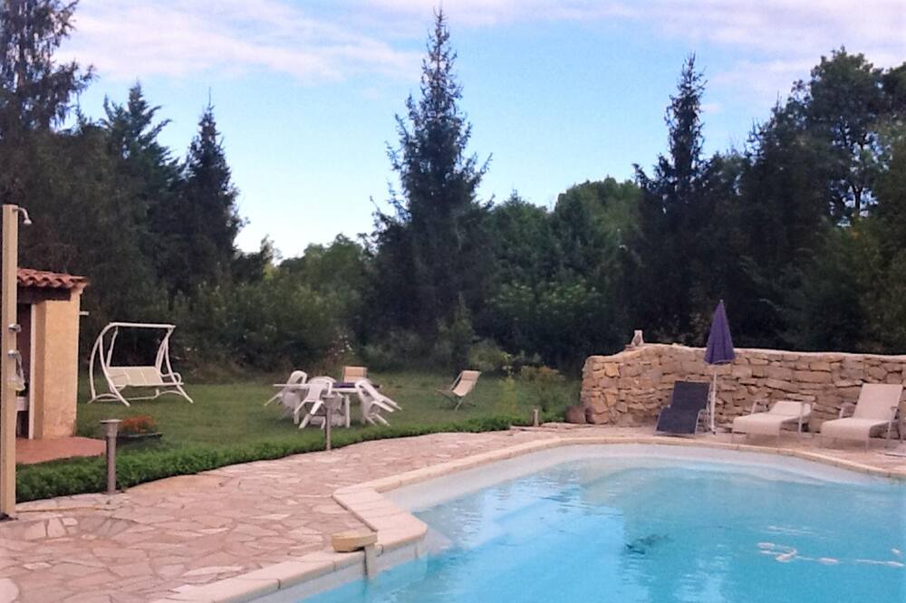 Photo of Outdoor in Jouques