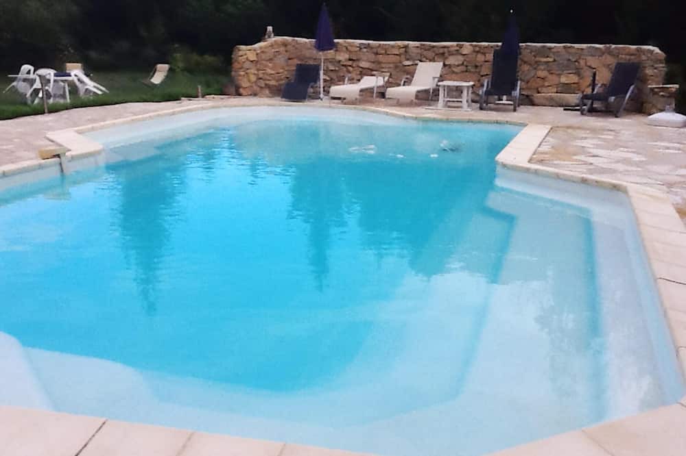 Photo of Outdoor in Jouques