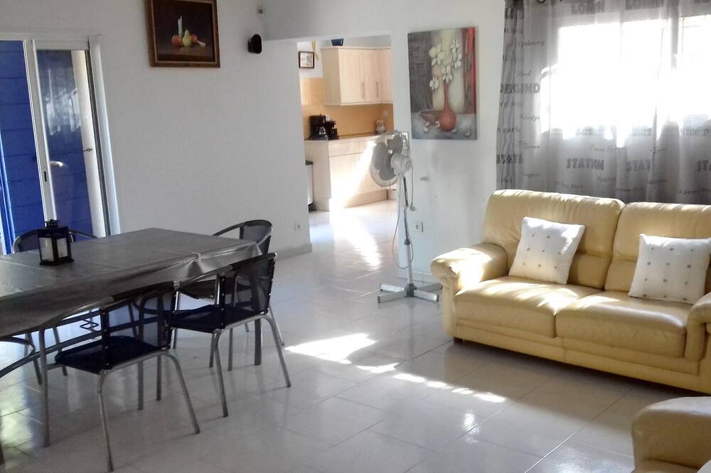 Photo of Livingroom in Jouques