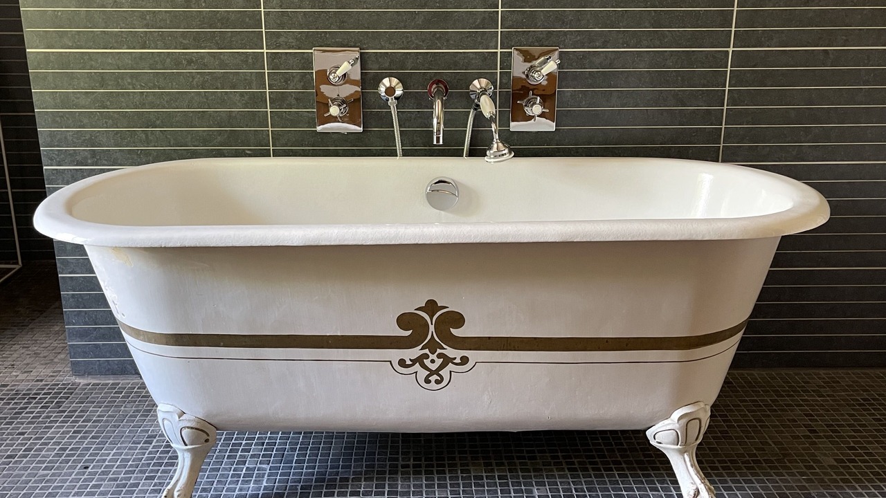 Photo of Bathroom in Rustrel