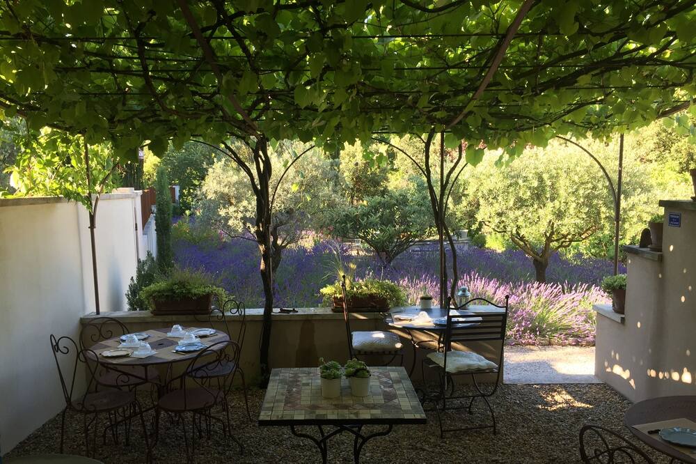 Photo of Patio Balcony in Lacoste