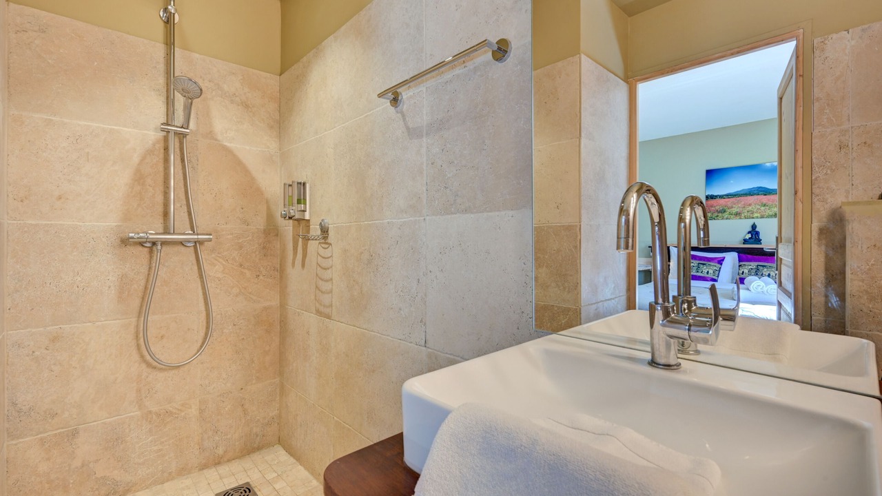 Photo of Bathroom in Lourmarin