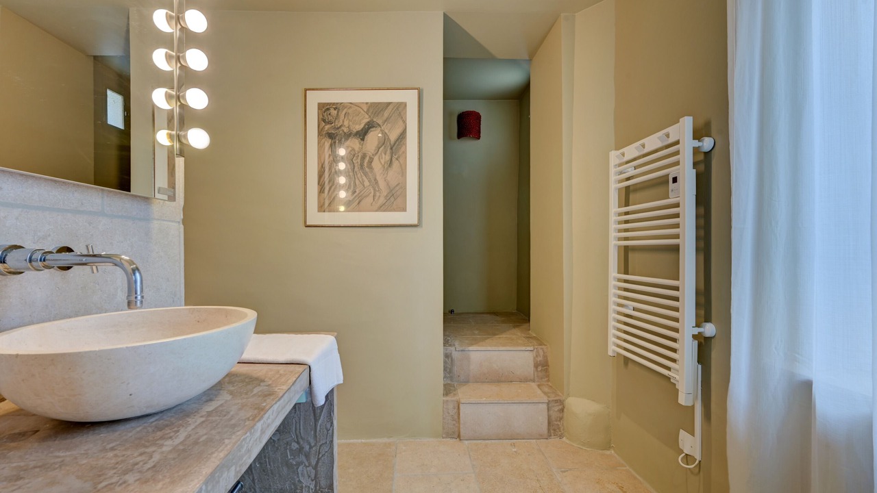 Photo of Bathroom in Lourmarin