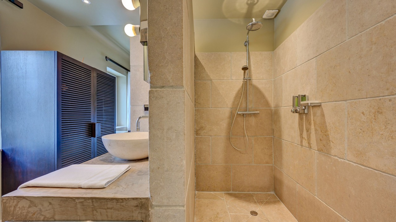 Photo of Bathroom in Lourmarin