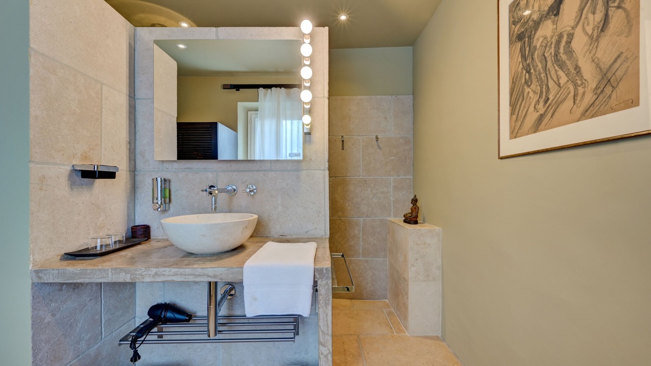 Photo of Bathroom in Lourmarin
