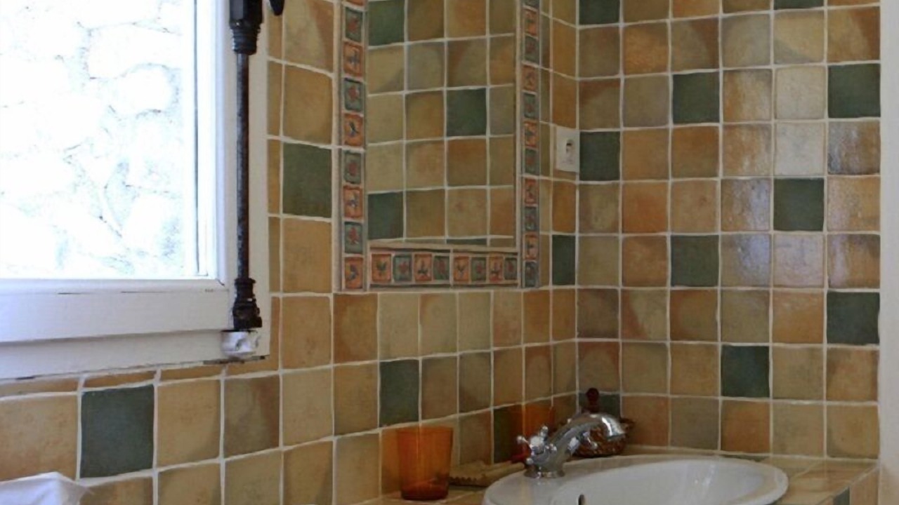 Photo of Bathroom in Chateauneuf-Val-Saint-Donat