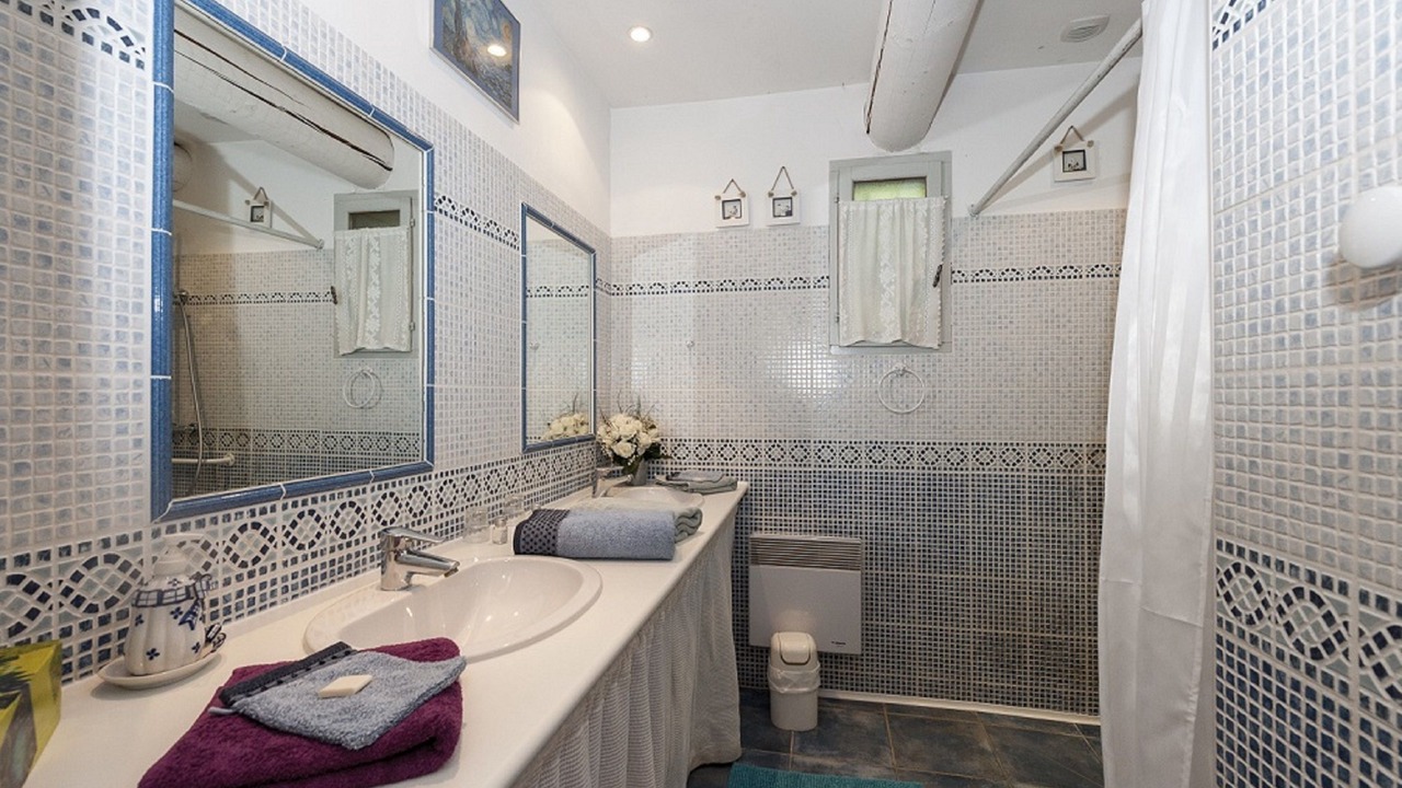 Photo of Bathroom in Castillon-du-Gard