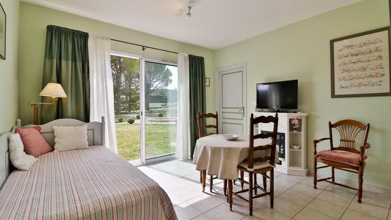 Photo of Bedroom in Cabries