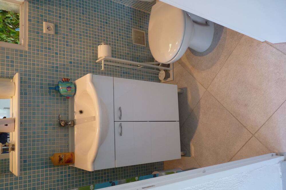 Photo of Bathroom in Roquevaire