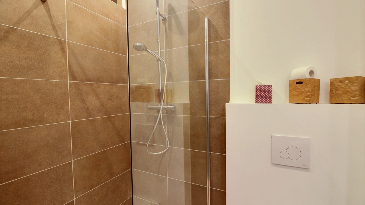 Photo of Bathroom in Orange