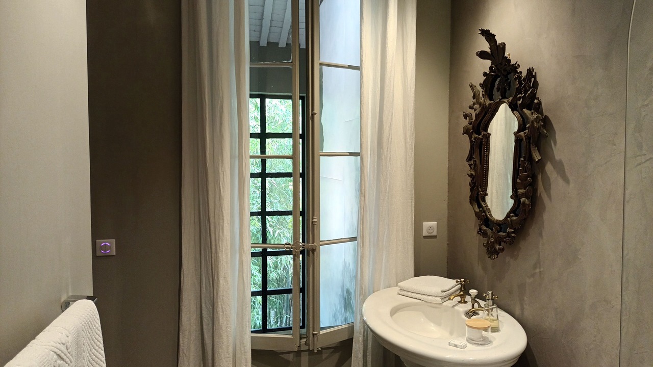 Photo of Bathroom in Avignon City Centre