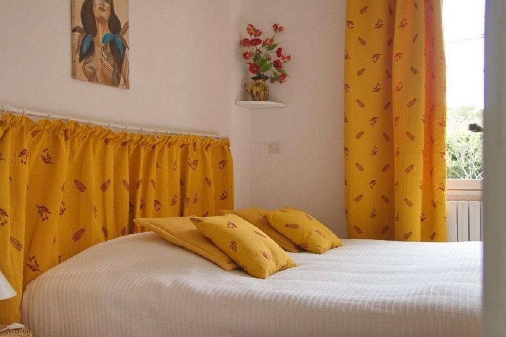 Photo of Bedroom in Croagnes