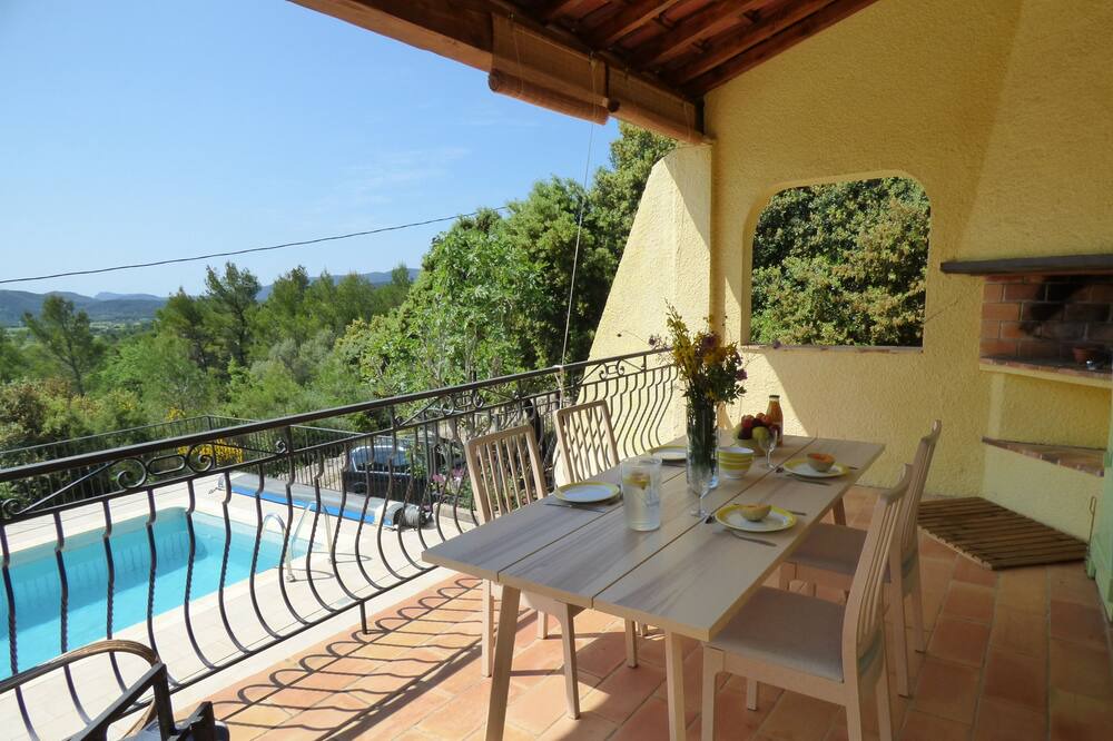 Photo of Patio Balcony in La Roquebrussanne