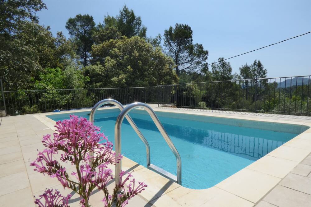 Photo of Outdoor in La Roquebrussanne