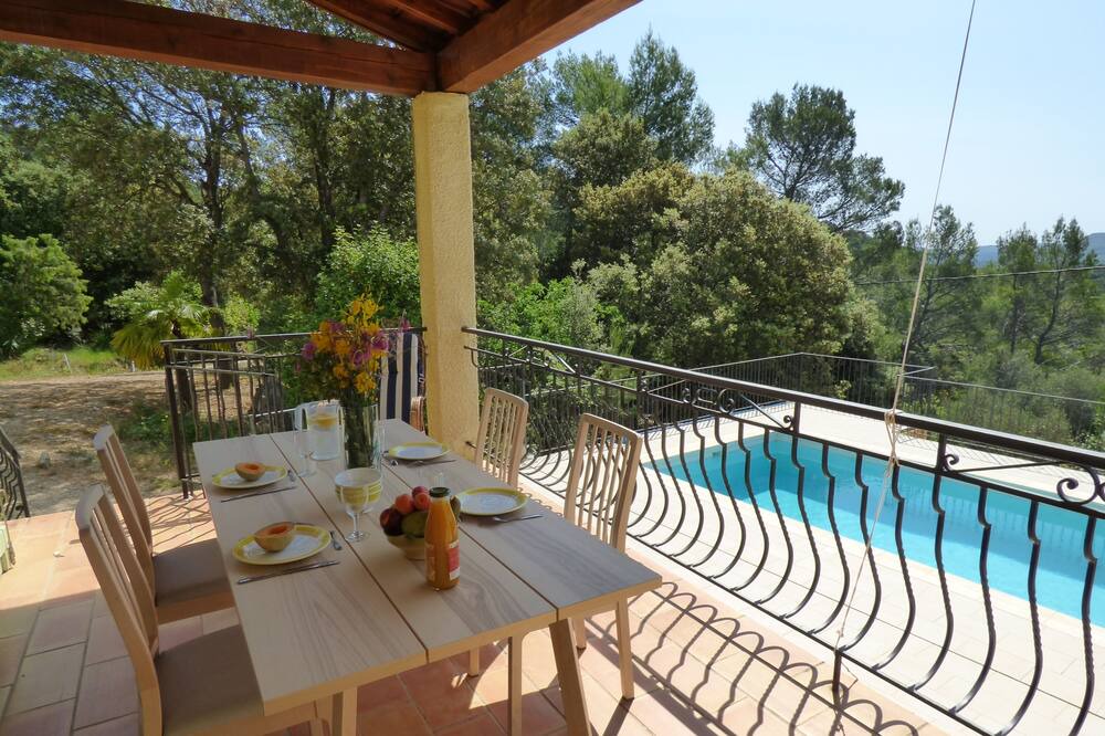 Photo of Patio Balcony in La Roquebrussanne