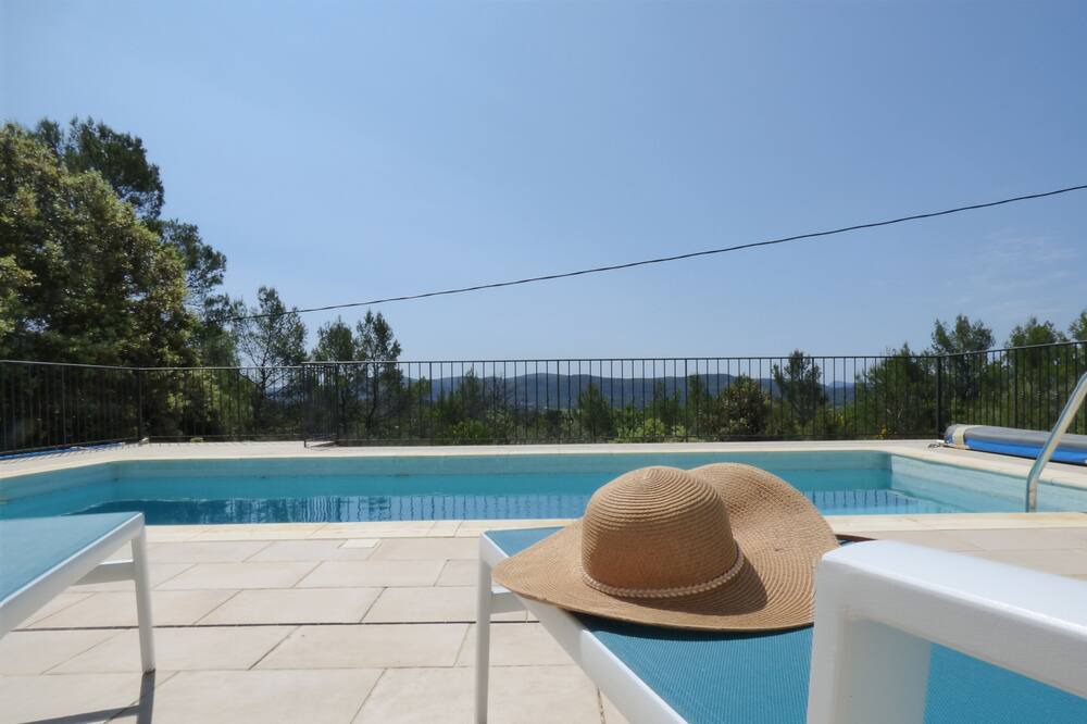 Photo of Outdoor in La Roquebrussanne