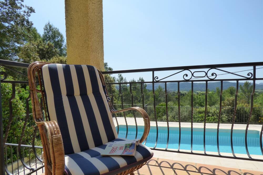 Photo of Patio Balcony in La Roquebrussanne