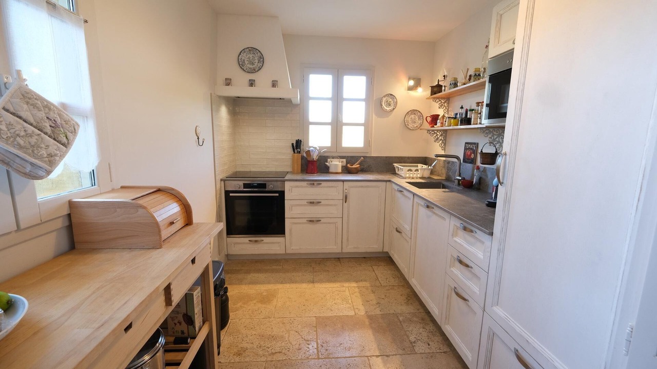 Photo of Kitchen in Caumont-sur-Durance
