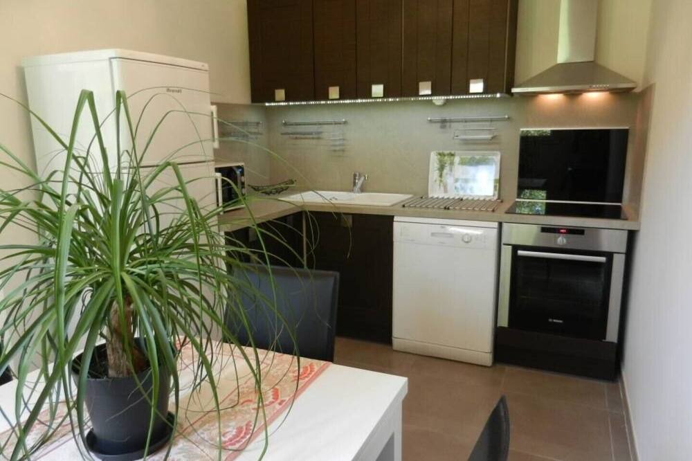 Photo of Kitchen in Saint-Saturnin-les-Avignon
