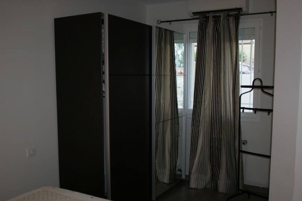 Photo of Bedroom in Saint-Saturnin-les-Avignon