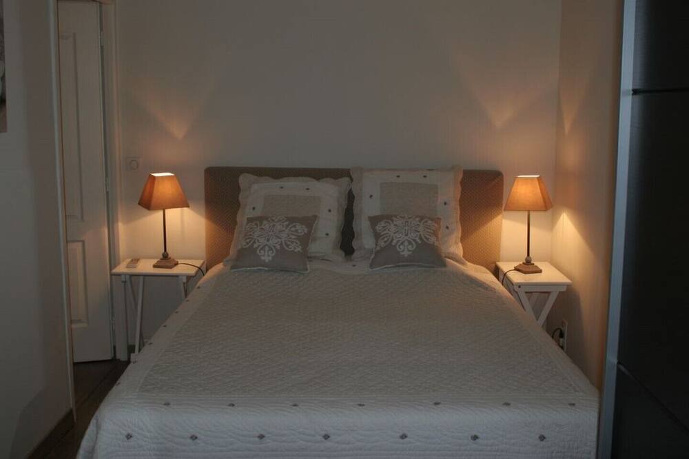 Photo of Bedroom in Saint-Saturnin-les-Avignon