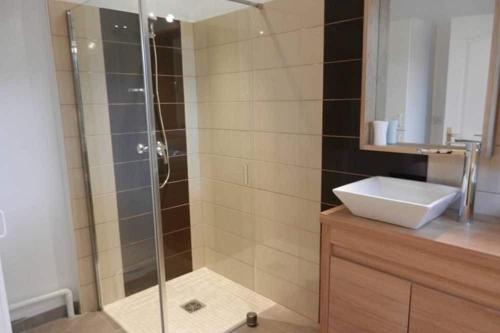 Photo of Bathroom in Saint-Saturnin-les-Avignon